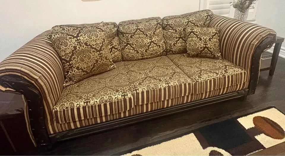 Living Room Sofa Furniture set (Excellent Condition) image indicator(6)