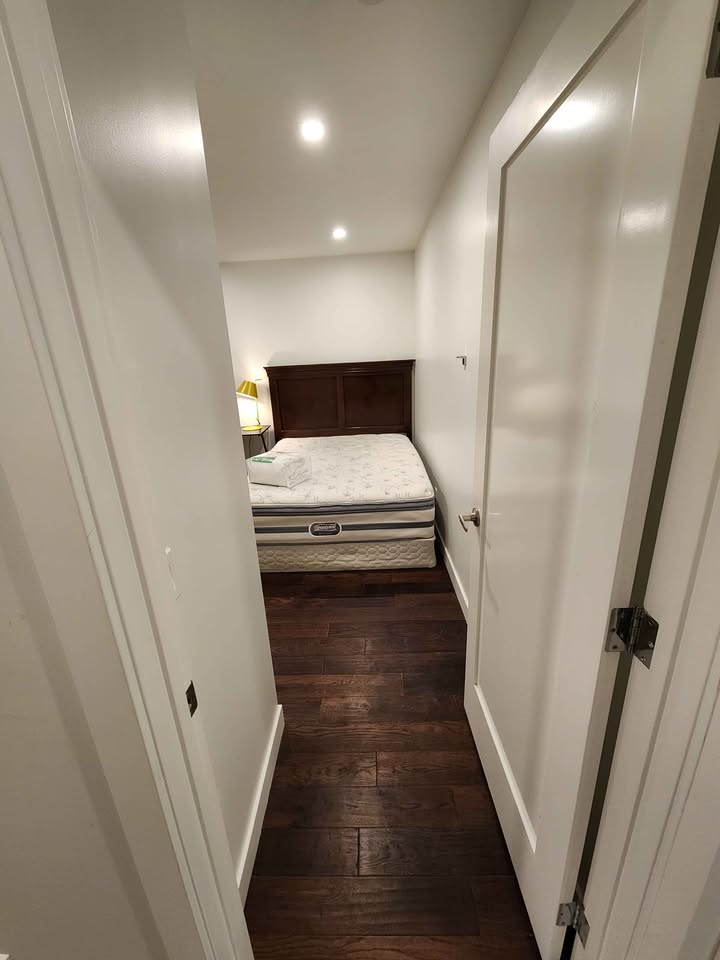 Private room for rent - photo 3