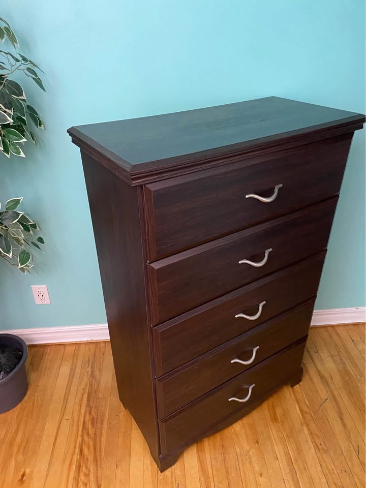 FREE DELIVERY: Espresso Dresser $220 (HRM) - photo 3
