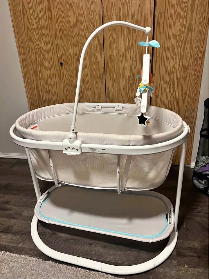 Fisher price baby bassinet