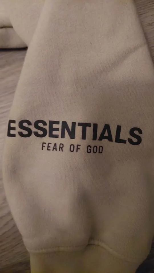 ESSENTIALS hoodie image indicator(2)