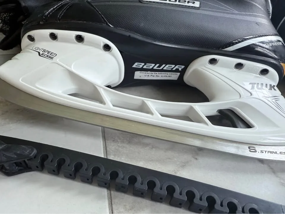 Bauer Supreme Helmet + Size 11.5 Hockey Gear image indicator(2)