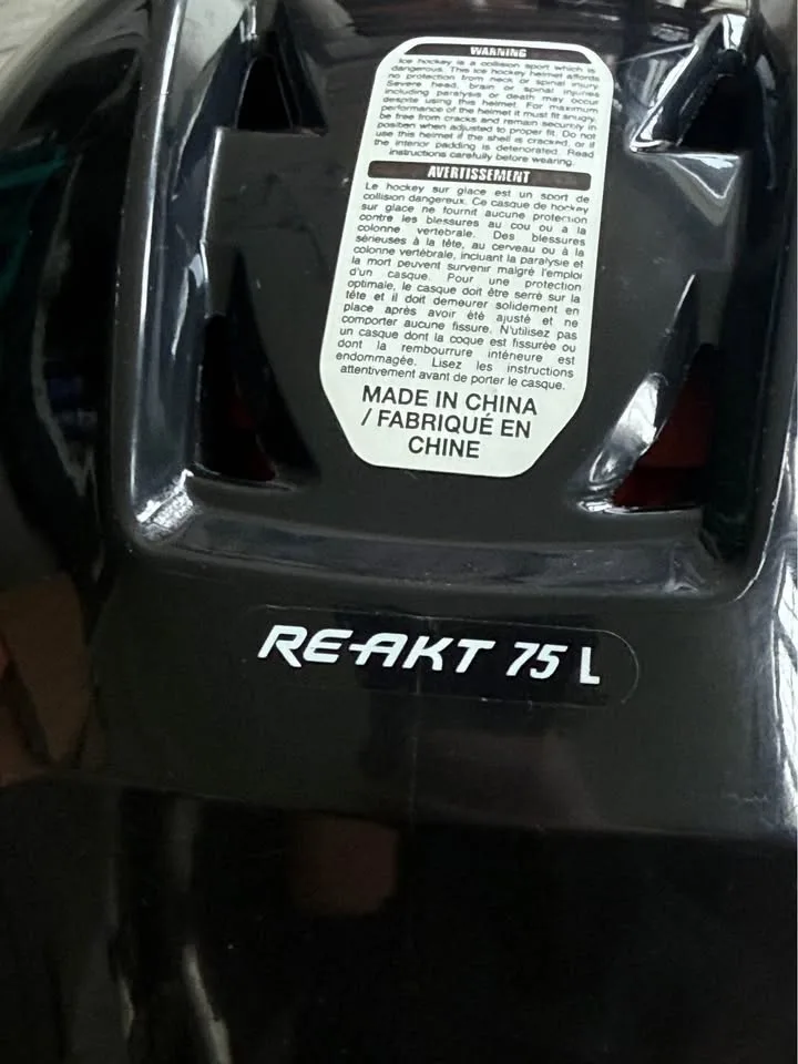 Bauer Supreme Helmet + Size 11.5 Hockey Gear image indicator(7)