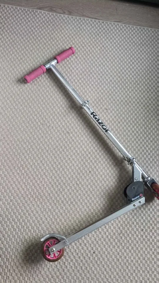 Razor Scooters image indicator(3)