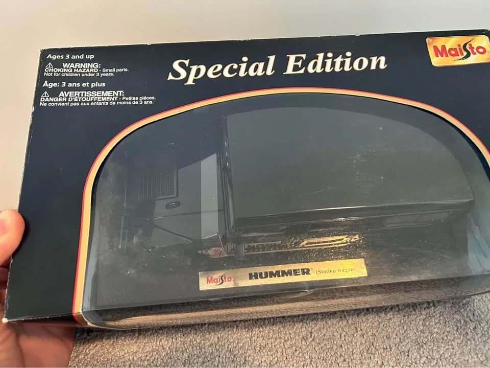 Maisto Hummer station wagon BNIB image indicator(4)