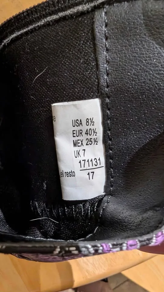 3" heel booties, size 8.5 image indicator(5)