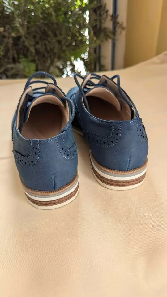 BN Women's shoes size 7 image indicator(2)