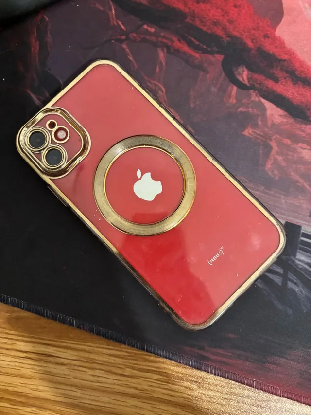 iPhone 11 Red thumbnail