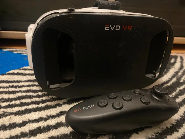VR headset thumbnail