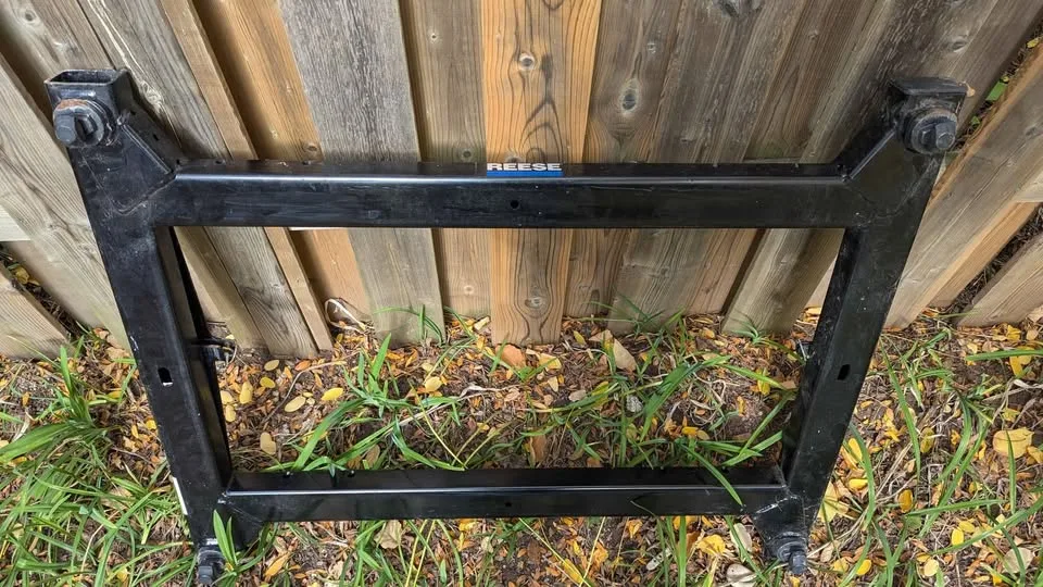 Reese 30154 5th Wheel Rail Kit - Ram 2500/3500 image indicator(2)