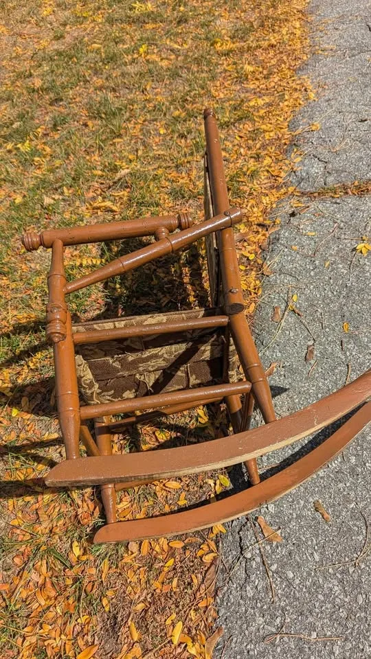 Child's Vintage Rocking Chair image indicator(3)