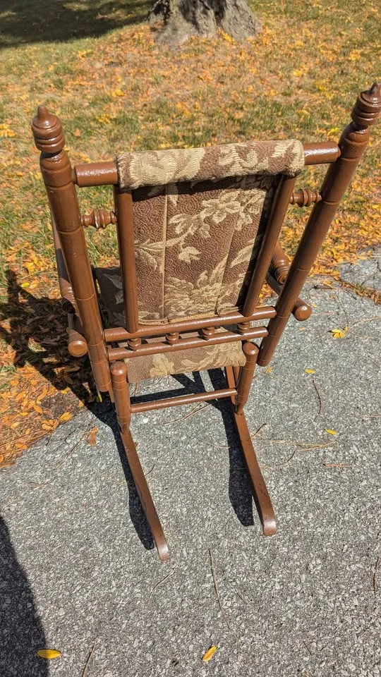 Child's Vintage Rocking Chair image indicator(4)