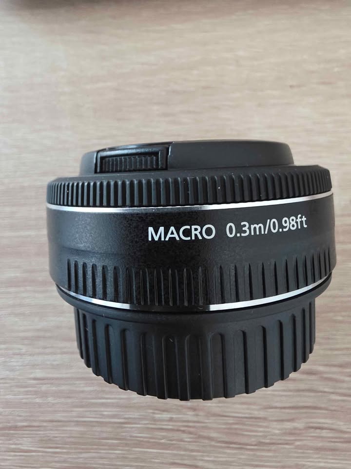 Canon Lens - Ef 40Mm F/2.8 STM - photo 3
