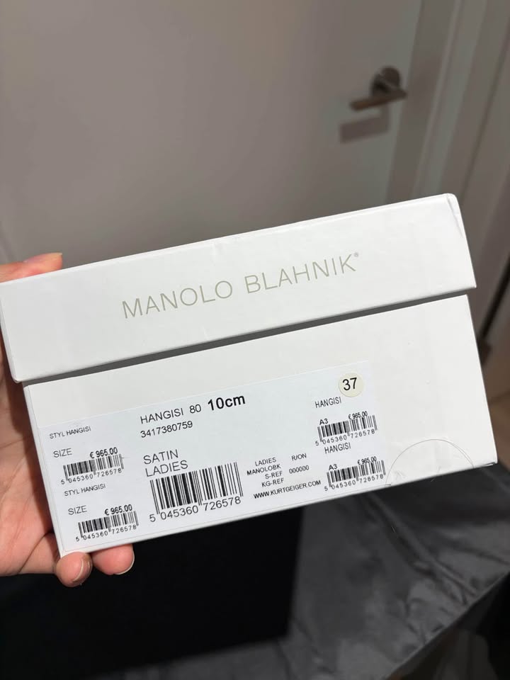 Manolo Blahnik Hangisi Satin Pumps - photo 3