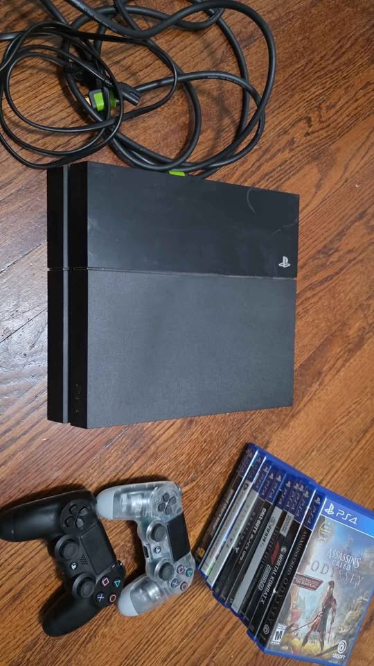 Play station 4 Ps4 - photo 2