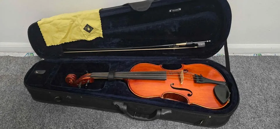 Amati Model 100 Violin image indicator(5)