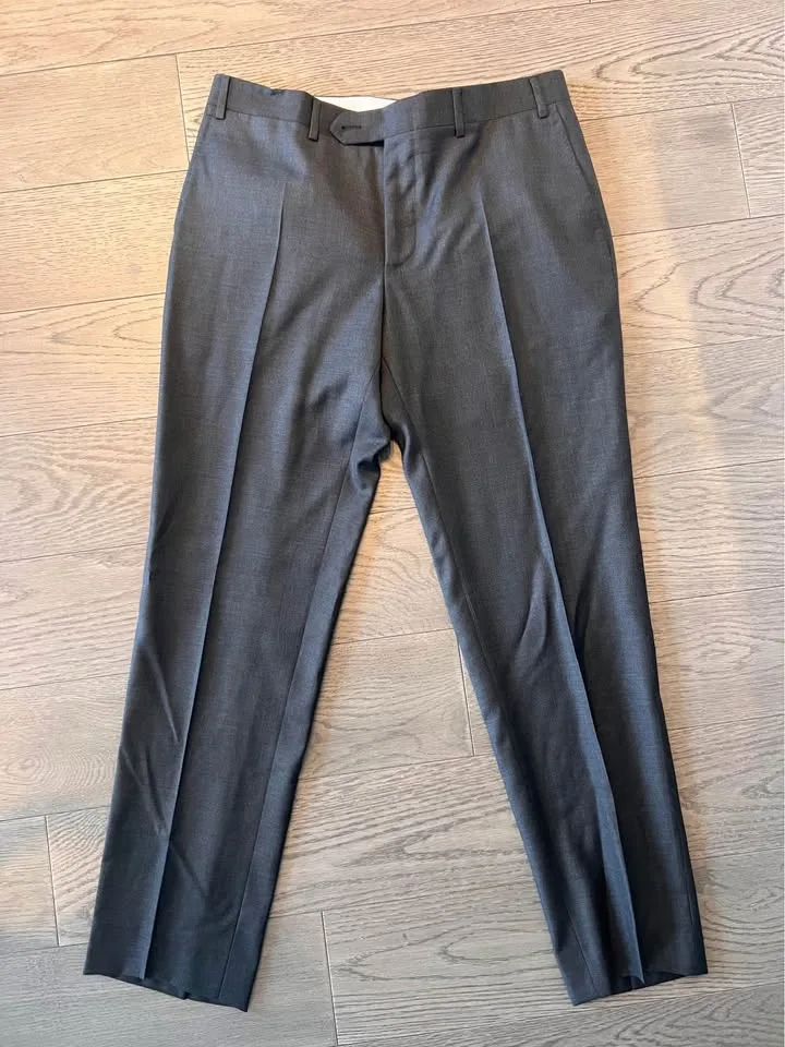 Canali Charcoal Grey 100% Wool Suit Size 48/32 - Made in Italy image indicator(5)