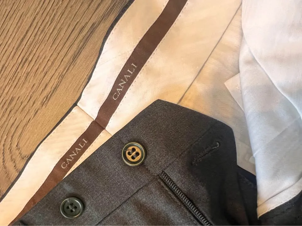 Canali Charcoal Grey 100% Wool Suit Size 48/32 - Made in Italy image indicator(8)