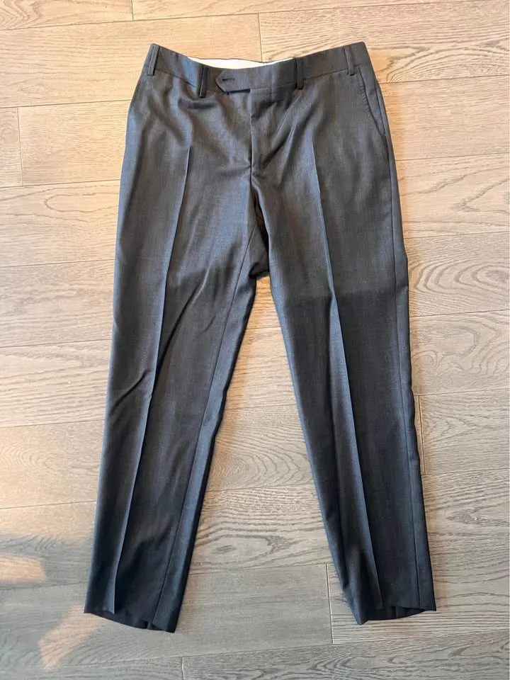 Canali Charcoal Grey 100% Wool Suit Size 46/31 - Made in Italy image indicator(5)