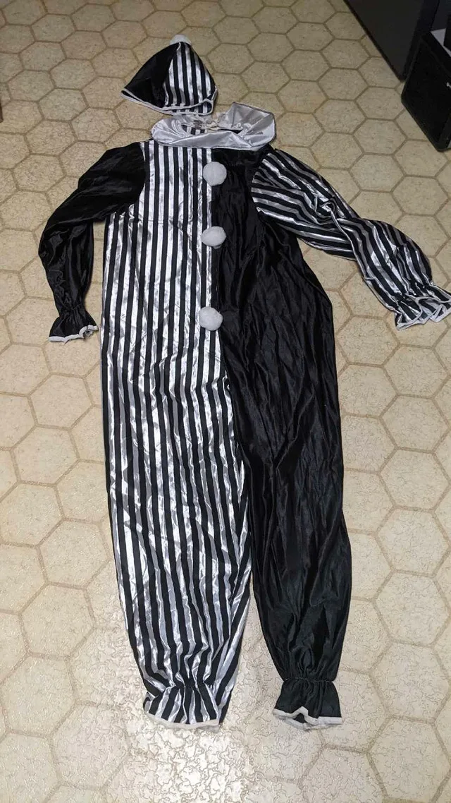 Clown Costume thumbnail