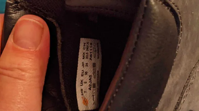 Black Timberland High Tops image indicator(4)