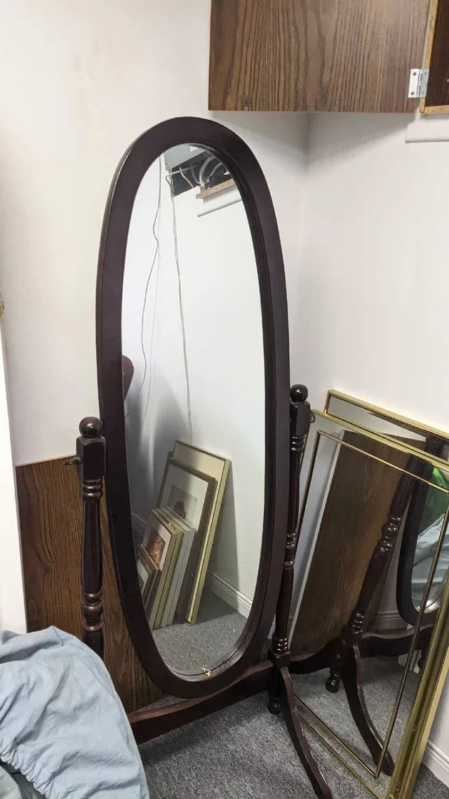 Standing Mirror thumbnail