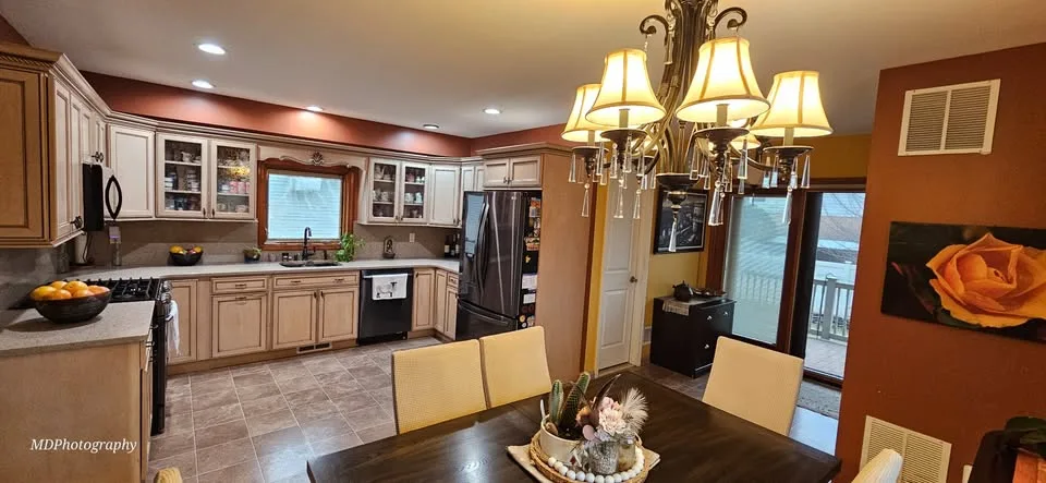 4 Beds 2 Baths House image indicator(3)