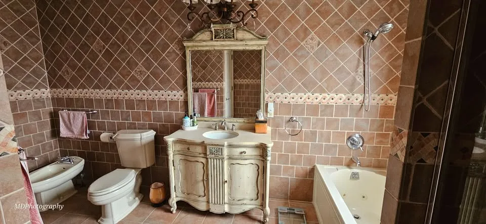 4 Beds 2 Baths House image indicator(8)