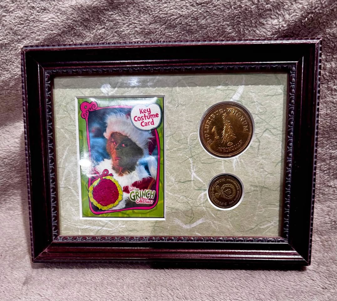 Dr. Seuss How the Grinch Stole Christmas Framed set