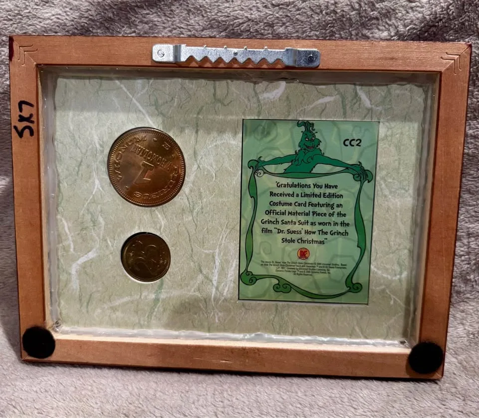 Dr. Seuss How the Grinch Stole Christmas Framed set image indicator(2)