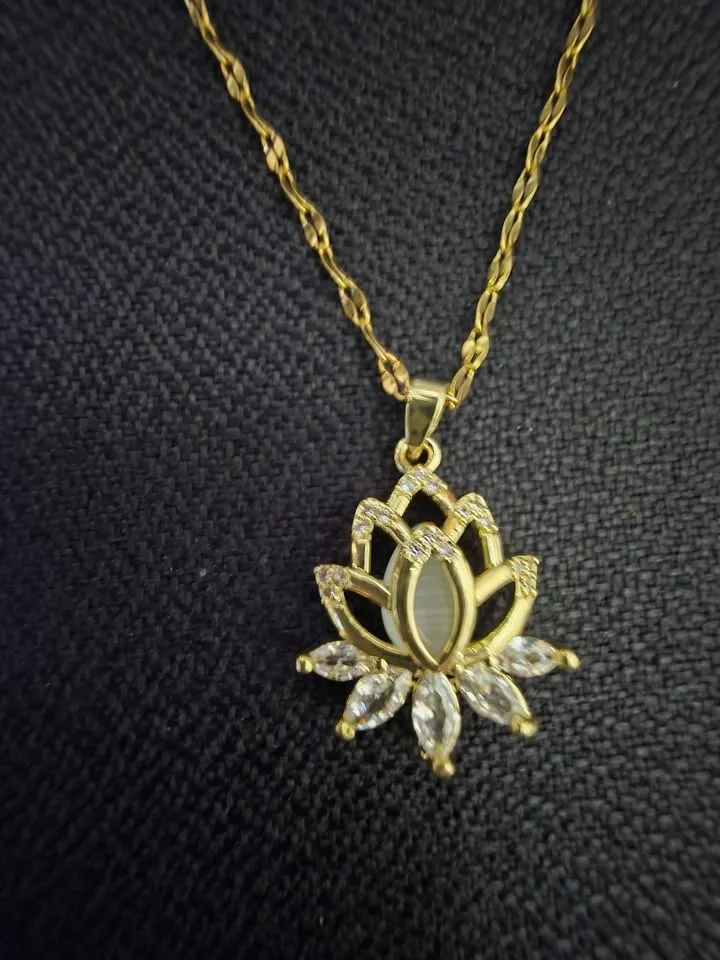 Elegant Lotus Blossom Pendant Necklace image indicator(2)