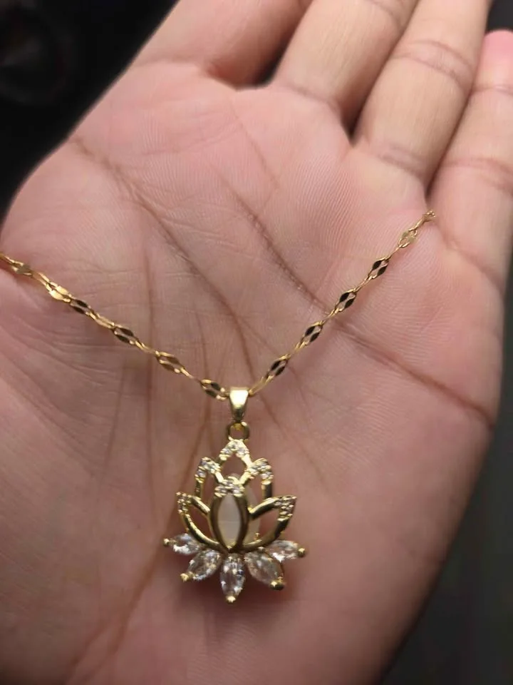 Elegant Lotus Blossom Pendant Necklace image indicator(9)