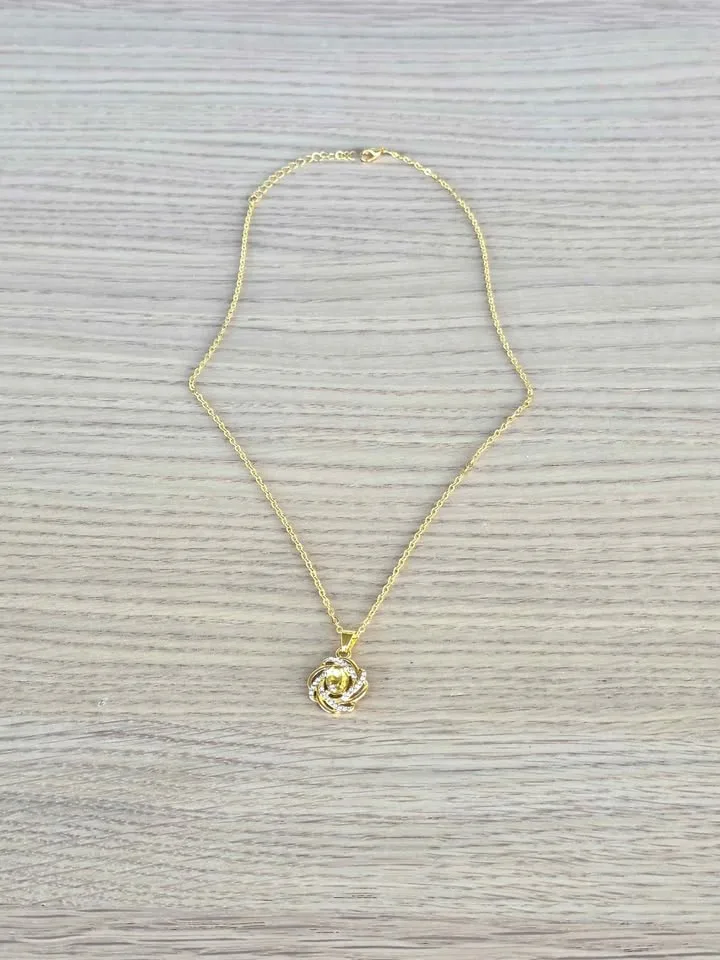 Elegant Gold Spiral Flower Pendant Necklace image indicator(3)
