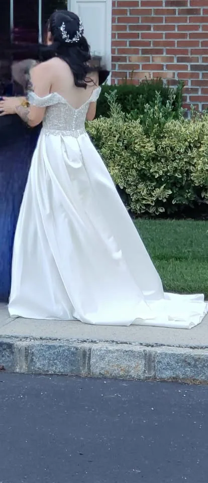 Moving Sale Oleg Cassini Wedding Dress Petite 0 Champagne image indicator(8)