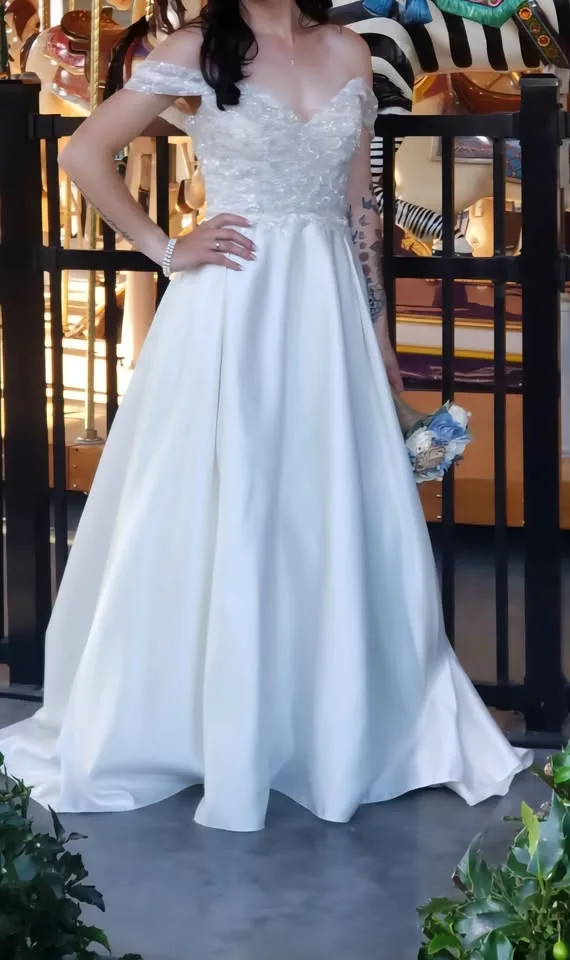 Moving Sale Oleg Cassini Wedding Dress Petite 0 Champagne image indicator(9)