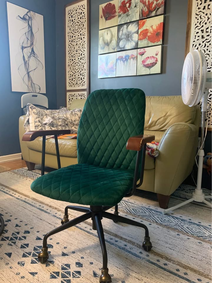 🪑 Elegant Vintage-Style Green Velvet Swivel Chair 🌿 - photo 2