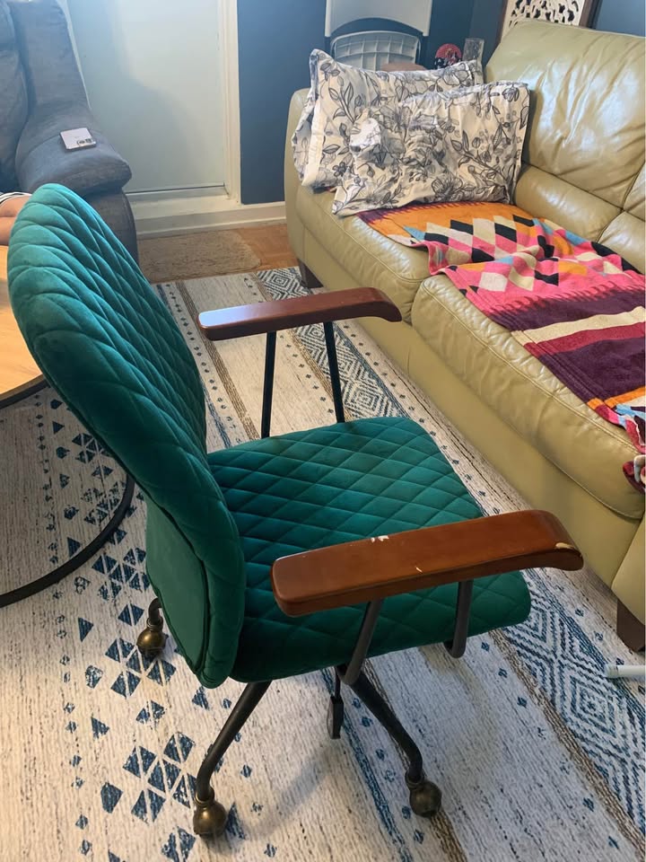 🪑 Elegant Vintage-Style Green Velvet Swivel Chair 🌿 - photo 4