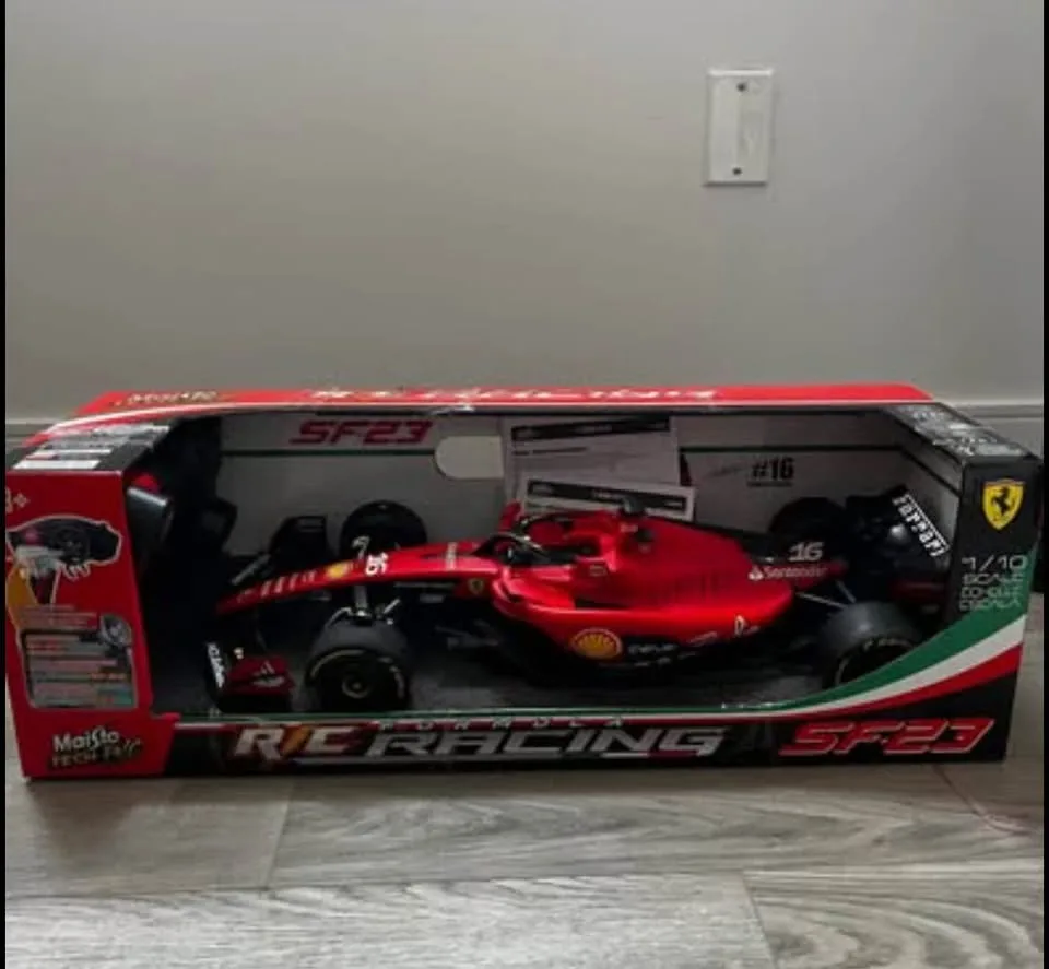 Maisto Red Bull Ferrari F1 RC Car image indicator(9)