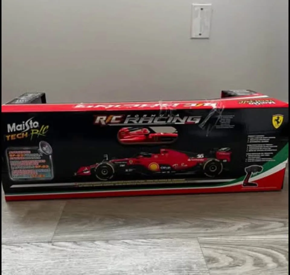 Maisto Red Bull Ferrari F1 RC Car image indicator(10)