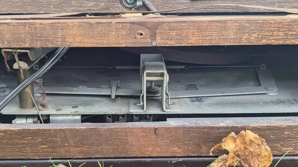 Vintage 1939 Philco Radio & Record Player image indicator(7)