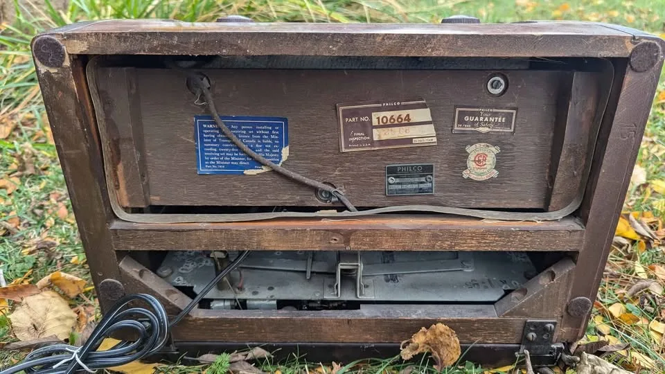 Vintage 1939 Philco Radio & Record Player image indicator(8)