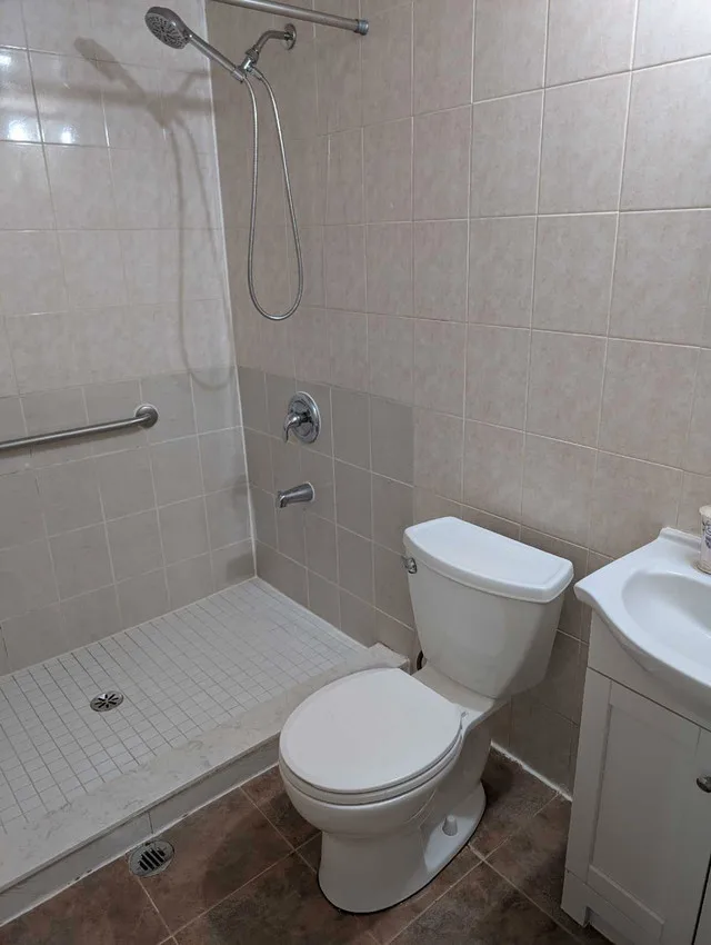 Studio basement with separate entrance image indicator(5)