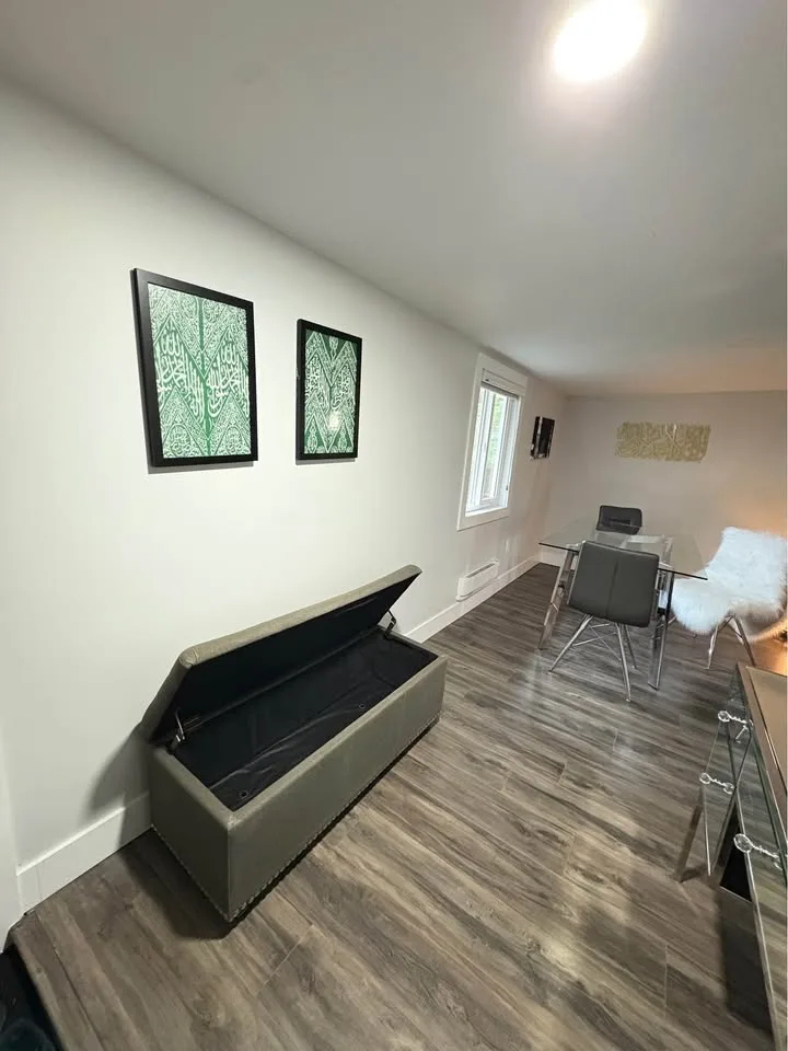 Clean, Functional, Gently Used Furniture image indicator(4)