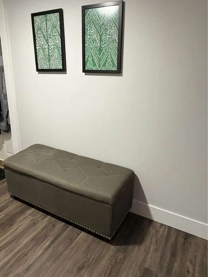 Move-Out Sale — Clean, Gently Used Furniture image indicator(4)