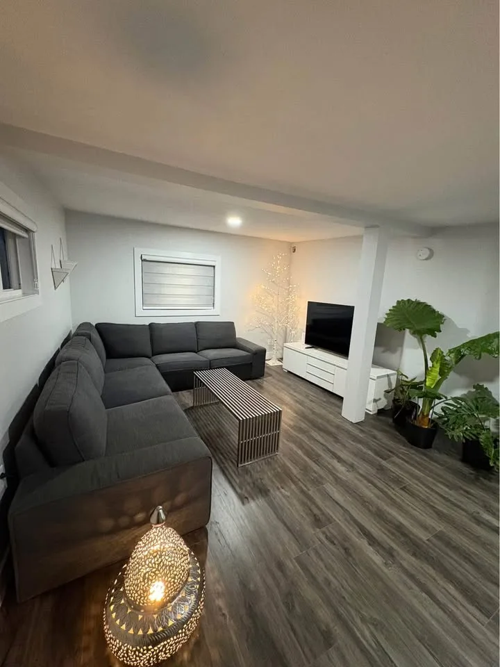 Move-Out Sale — Clean, Gently Used Furniture image indicator(9)