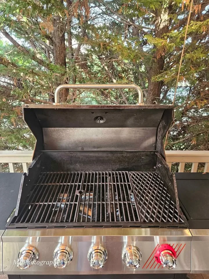 Dyna-Glo 5-Burner Natural Gas Grill image indicator(3)