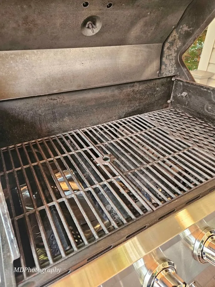 Dyna-Glo 5-Burner Natural Gas Grill image indicator(4)