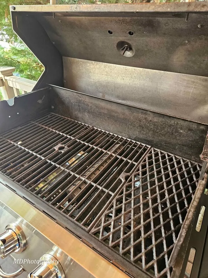 Dyna-Glo 5-Burner Natural Gas Grill image indicator(5)