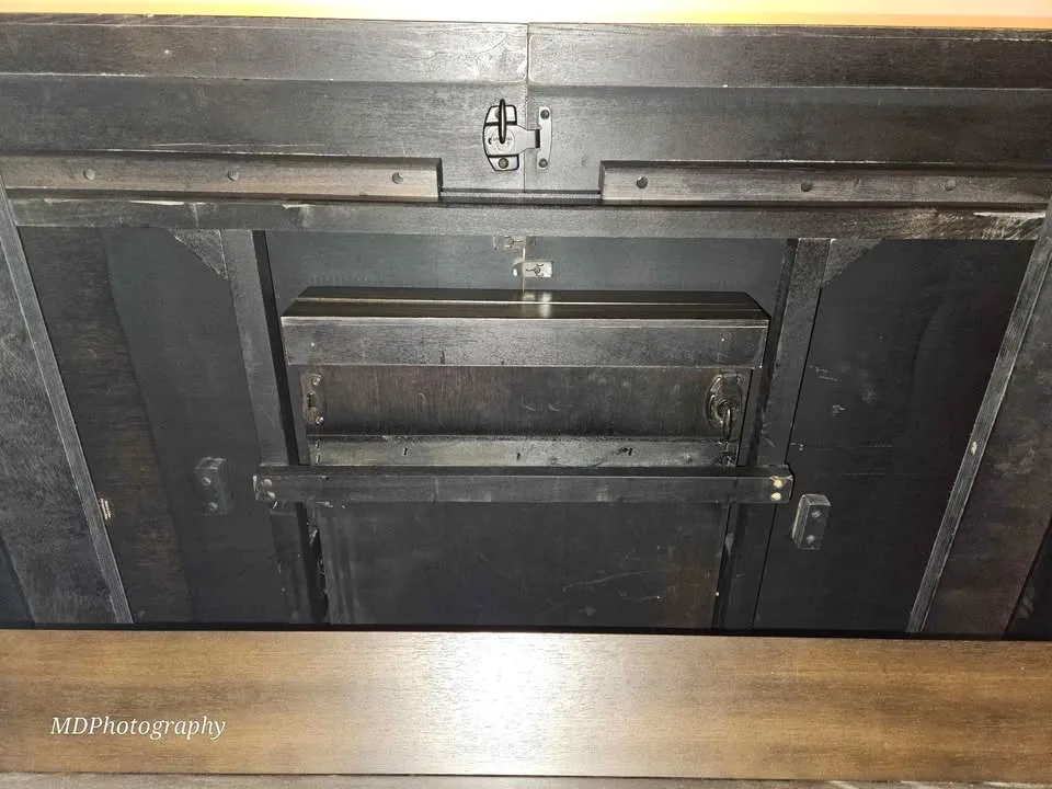 MOVING SALE Dining Table + 6 Chairs - Sept 2025 image indicator(2)