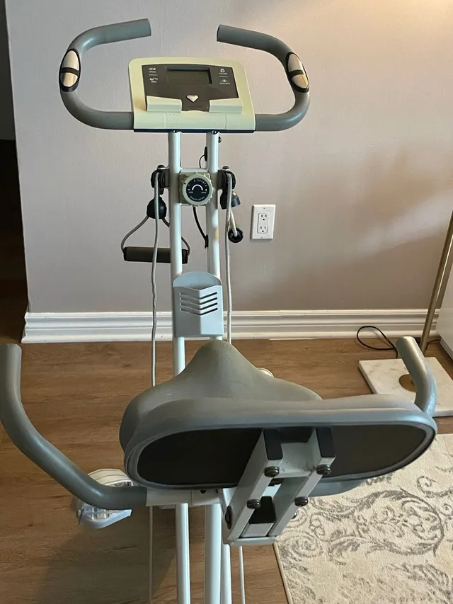 Foldable Exercise Bike w/ Backrest + Heart-Rate Grips image indicator(4)